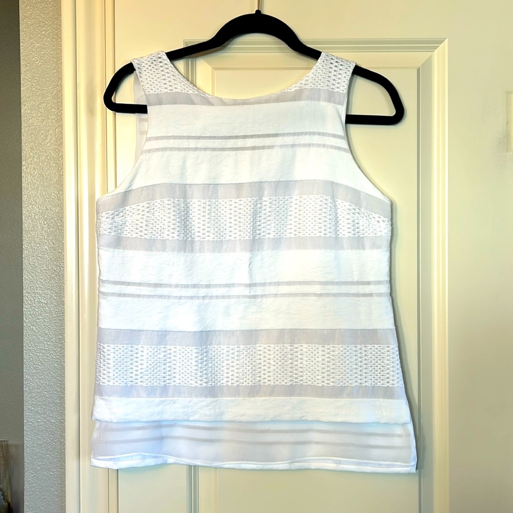 Like New! White House Black Market Tank